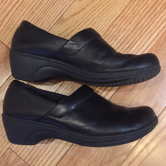 Clark’s Leather Clogs (like Dansko) - Picture 2 of 4